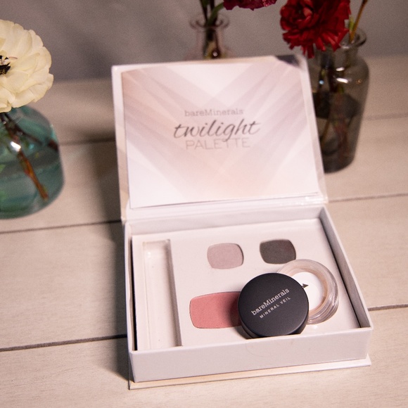 Bare Mineral Twilight Palette - Picture 4 of 4